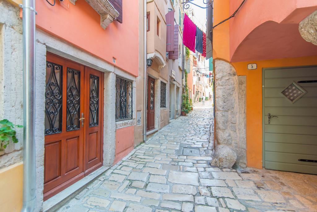 Studio Yellow Flower Rovinj Luaran gambar